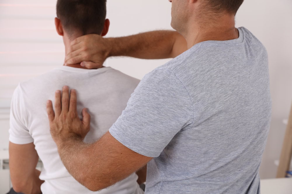 Chiropractic,/,Osteopathy,Treatment,,Back,Pain,Relief.,Physiotherapy,For,Male